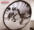 Pearl Jam Rearviewmirror Greatest Hits 1991-2003 (2 CD) Формат: 2 Audio CD (DigiPack) Дистрибьюторы: Epic, SONY BMG Russia Лицензионные товары Характеристики аудионосителей 2008 г Сборник: Импортное издание инфо 11470h.